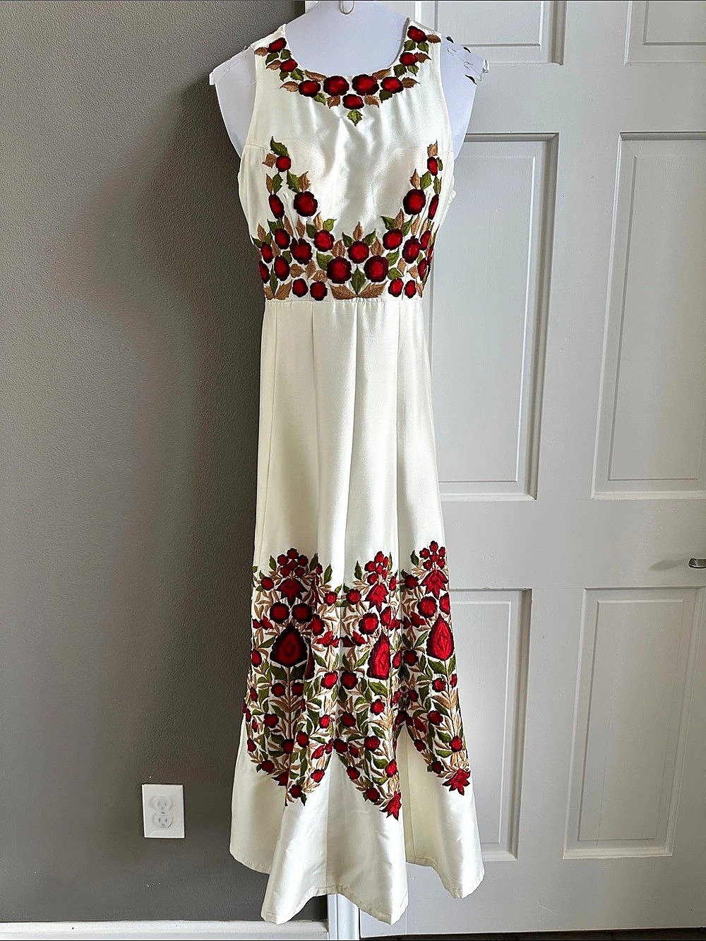 Floral Embroidered salwar in White & Red Like New,